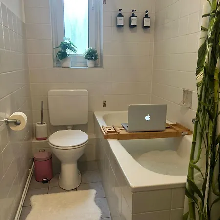 Luxury ,2 Room, Elite Location, 2 Lcd Tv Apartment